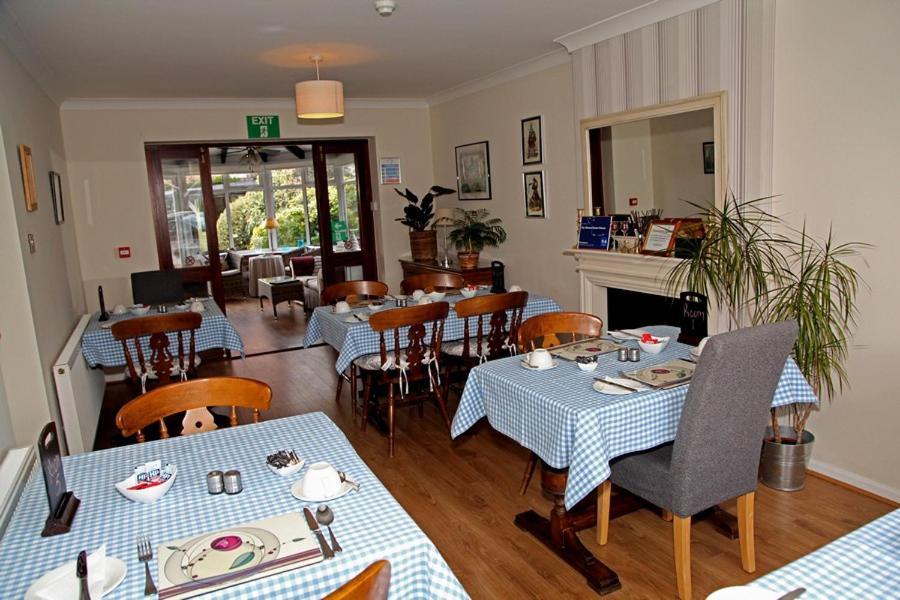 The Hinton Guest House Нътсфорд Екстериор снимка
